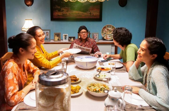 5 Rekomendasi Film Bertema Keluarga Temani Weekend di Rumah