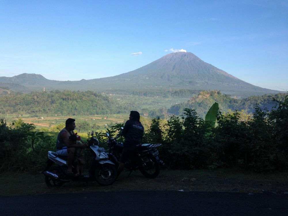 Menyapa Pagi di Bukit Cinta Karangasem, Sejuk dan Masih Sepi