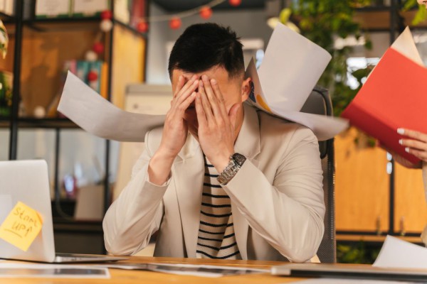 7 Tips Mengelola Serangan Panic Attack, Ucapkan Mantra Penenang!