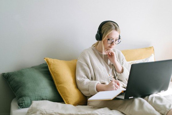5 Cara Mindful Productivity Saat Bekerja, Kerja Bebas Stres