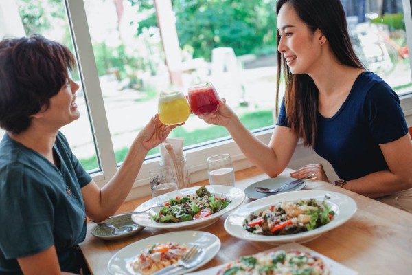 5 Rutinitas yang Membantumu Glow Up, Pola Makan Sehat dan Rawat Diri!
