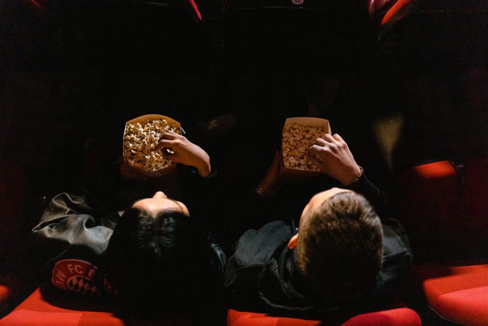 12 Etika Saat Nonton di Bioskop, Jangan Bikin Malu Diri Sendiri