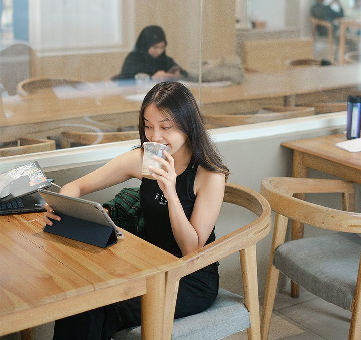 6 Kafe di Jogja buat Nongkrong Sendirian, Introvert Merapat!