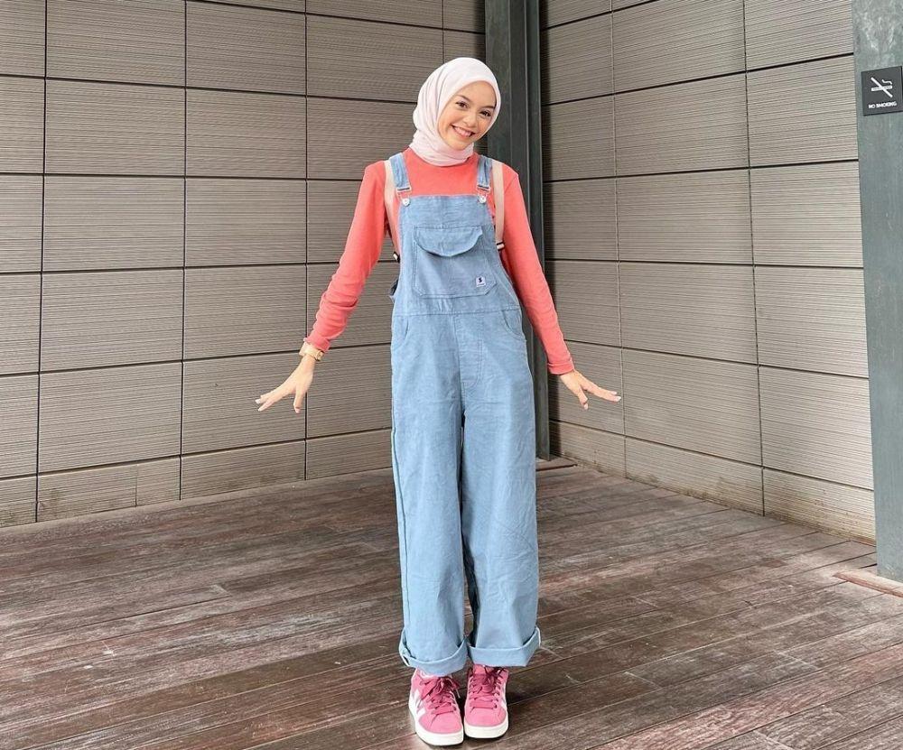 Ootd overall 2024 jeans hijab