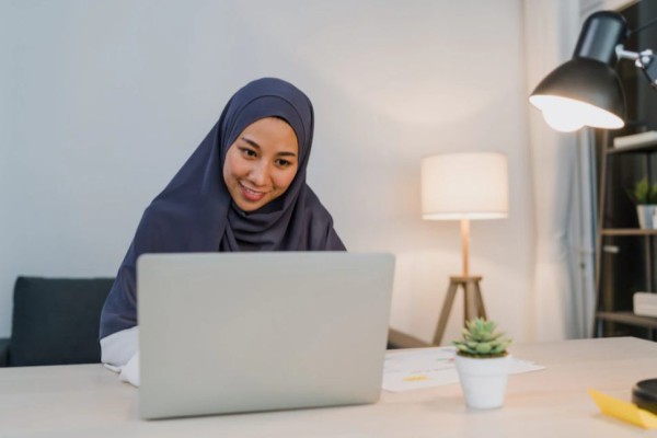 5 Pekerjaan Online yang Menjanjikan untuk Ibu Rumah Tangga