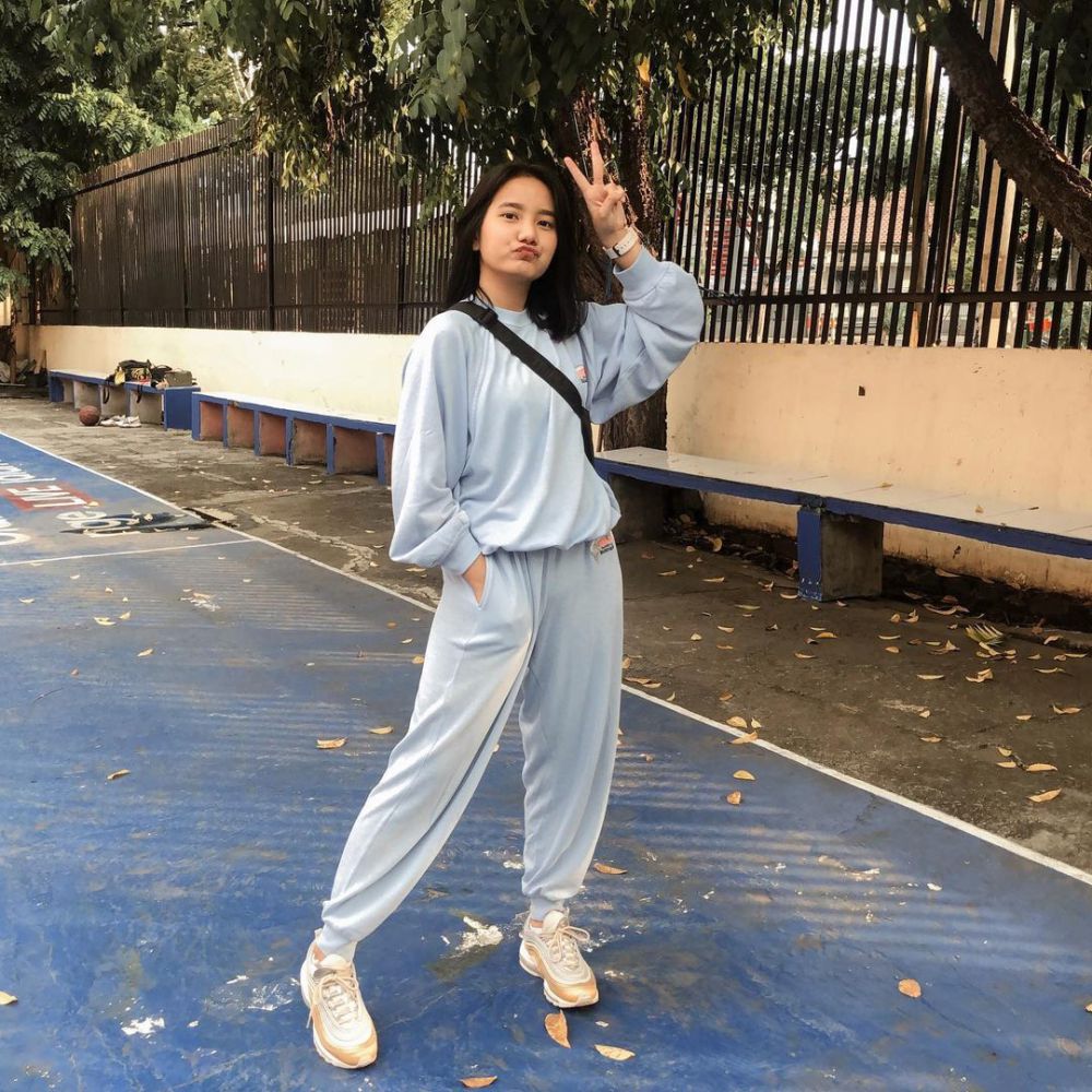 10 OOTD Nuansa Biru ala Selebgram Jesica Ceren, Chic dan Stylish!