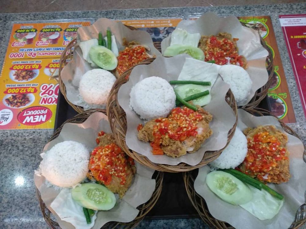 5 Rekomendasi Kuliner Ayam Geprek di Blitar, Pedas Abis!