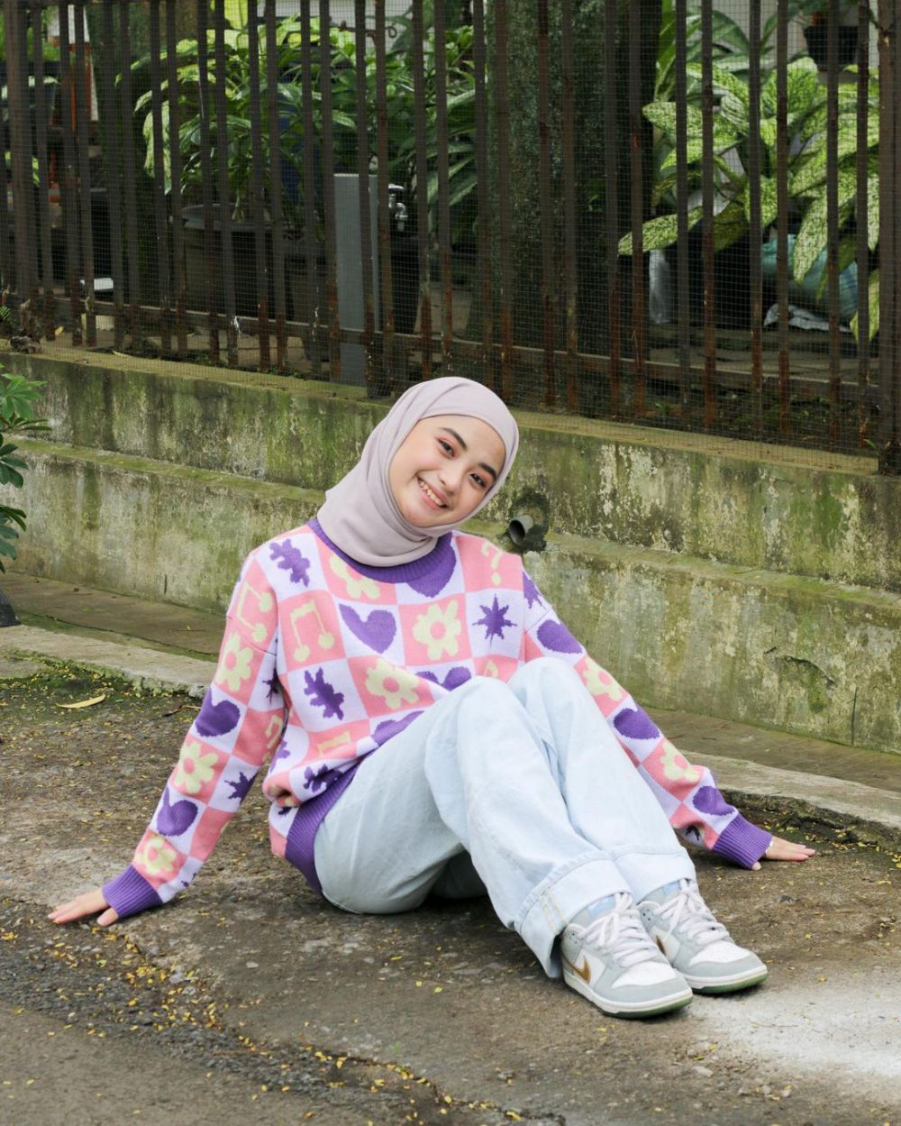 9 OOTD Cewek Kue ala Tania Dewi Nur Azmi, Nuansa Colorful!