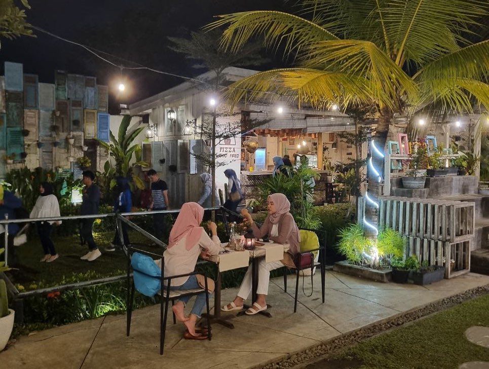 5 Kafe Outdoor di Pasuruan, Cocok Dijadikan Spot Foto Terbaik 