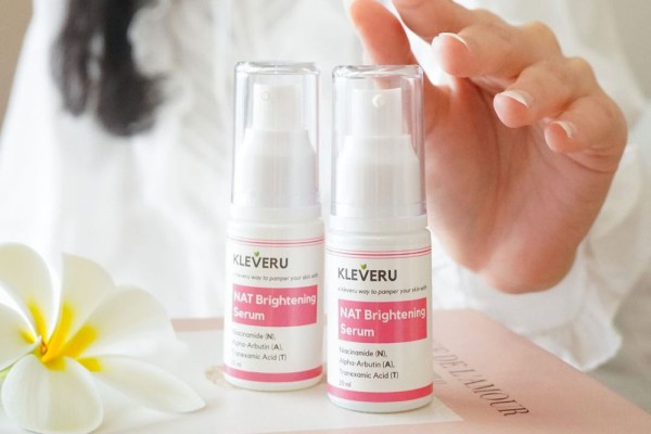 5 Produk Brightening Serum untuk Masalah Bekas Jerawat, Noda Minggat!