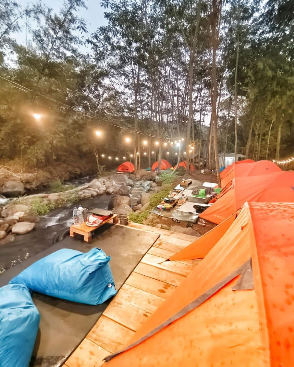 7 Camping Ground Hits di Mojokerto, View Sungai hingga Gunung