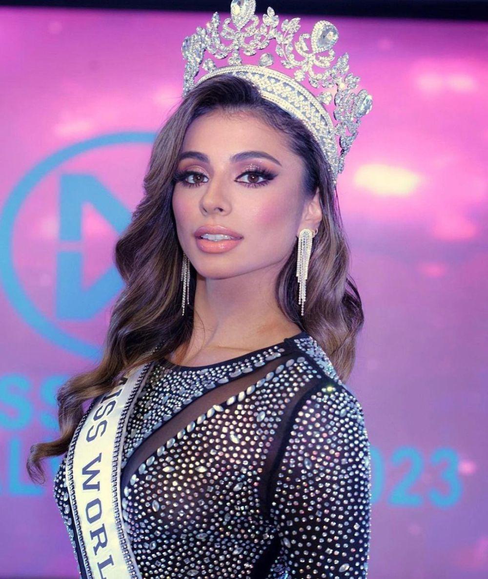 7 Potret Andrea Aguilar Miss World El Salvador 2024