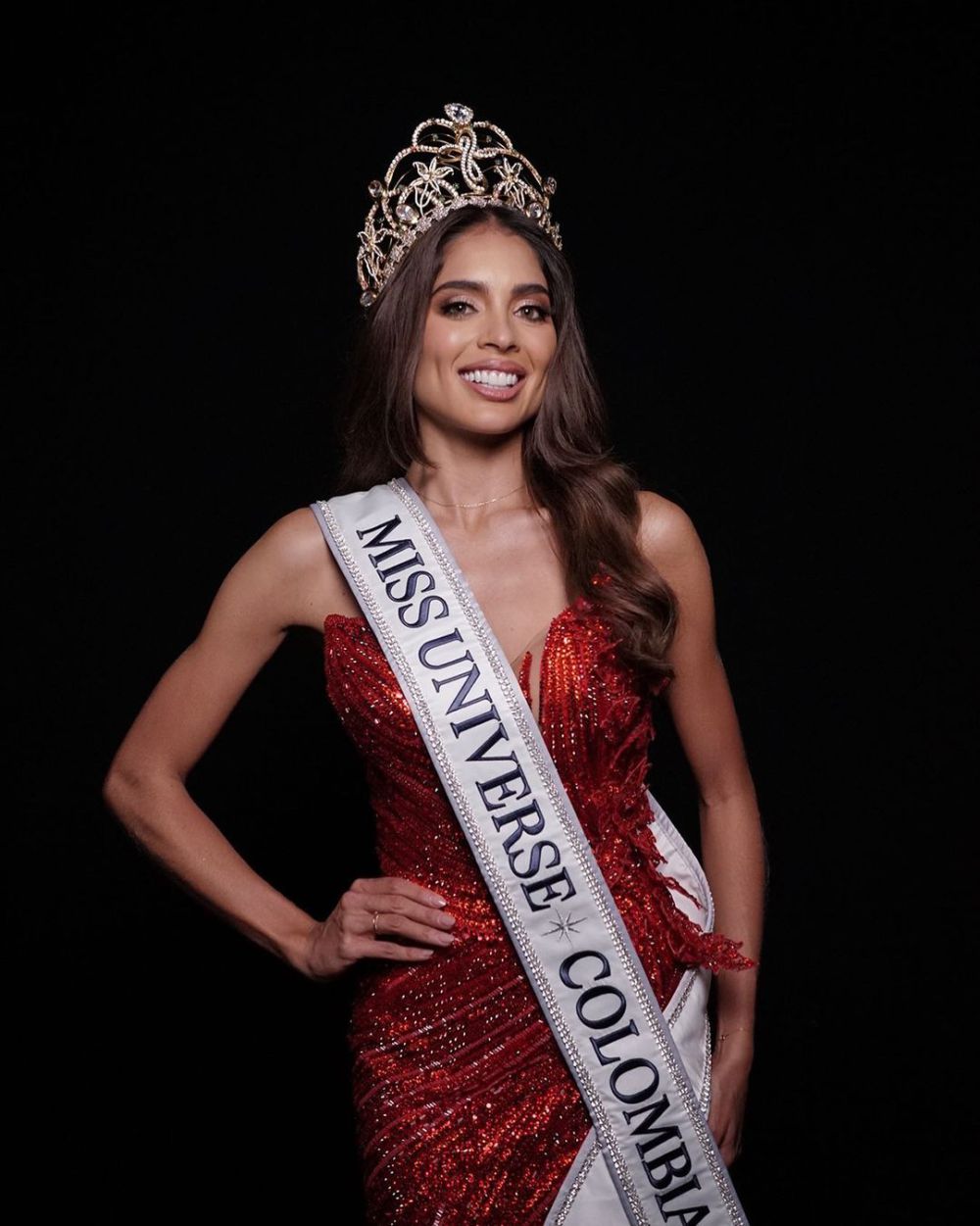 7 Potret Miss Universe Kolombia 2023 Camila Avella