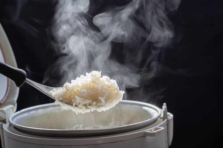 5 Tips Memasak  Nasi yang Empuk dan Tidak Lengket