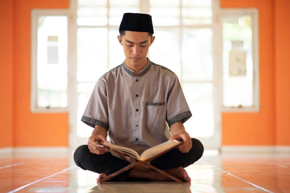 7 Cara Menenangkan Hati dan Pikiran Menurut Ajaran Islam