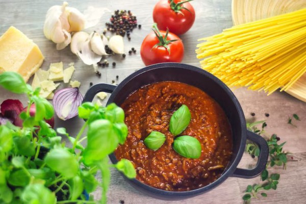 5 Tips Membuat Saus Bolognese Seenak Restoran Italia