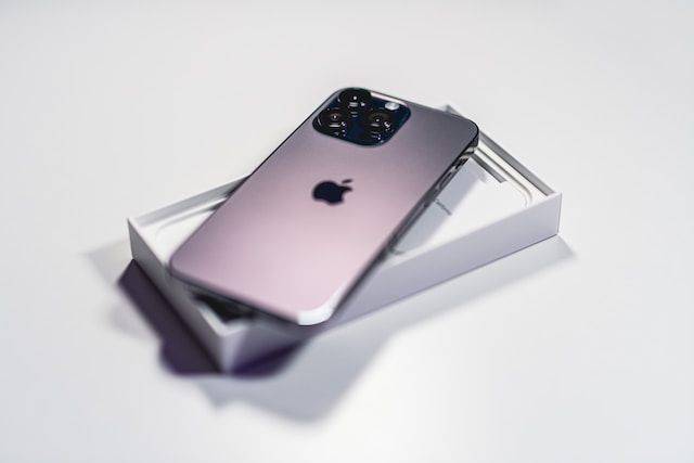 10 IPhone Dengan Baterai Paling Awet, Tahan Seharian