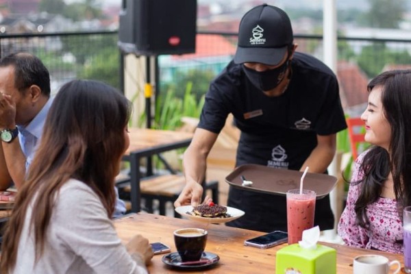 5 Rekomendasi Kafe Hits di Jember, Menampilkan Live Music!