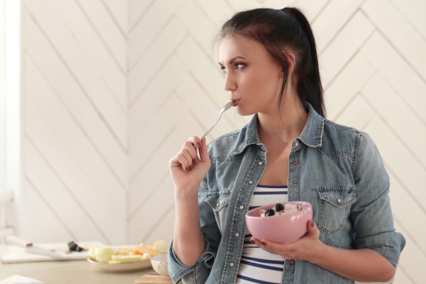 10 Manfaat Konsumsi Yoghurt Setiap Hari, Bikin Kurus!