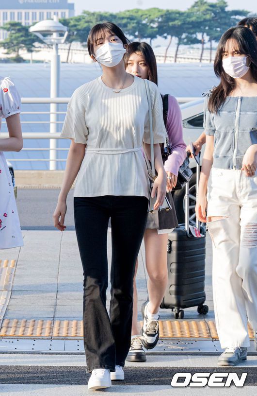 10 Ide OOTD ala Yujin IVE, Stylish Kekinian!