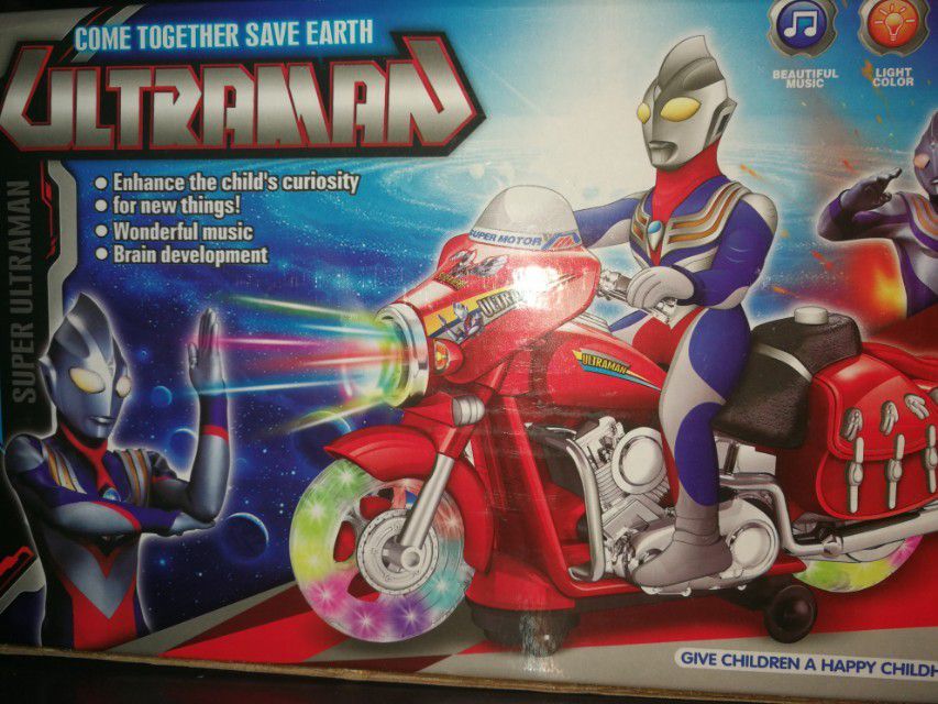 8 Objek Kocak Mainan Superhero Mengendarai Sepeda Motor, Agak Lain