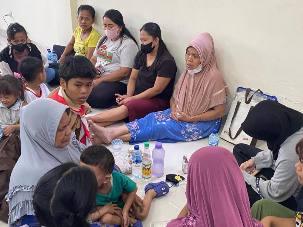 34 Warga Sekitar TPA Rawa Kucing Mengungsi di Kantor Camat