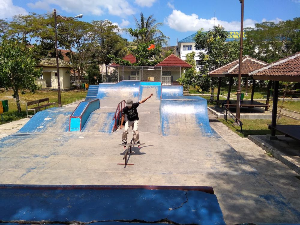 6 Rekomendasi Tempat Bermain Skateboard di Jogja, Meluncur!