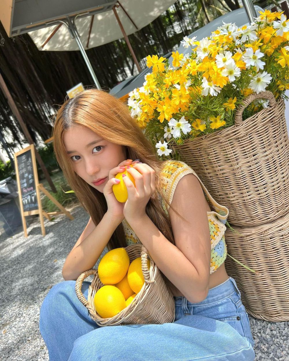 10 Padu Padan Sleeveless Top ala Ciize Rutricha Phapakithi