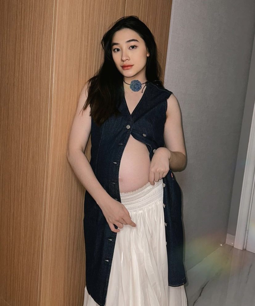 9 Potret Patricia Devina Pamer Baby Bump Anak Kedua, Makin Stunning!