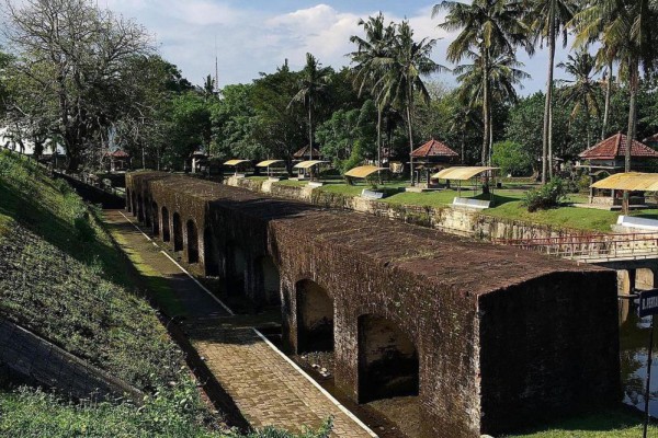 Wisata Sejarah Benteng Pendem Cilacap, Peninggalan Kolonial