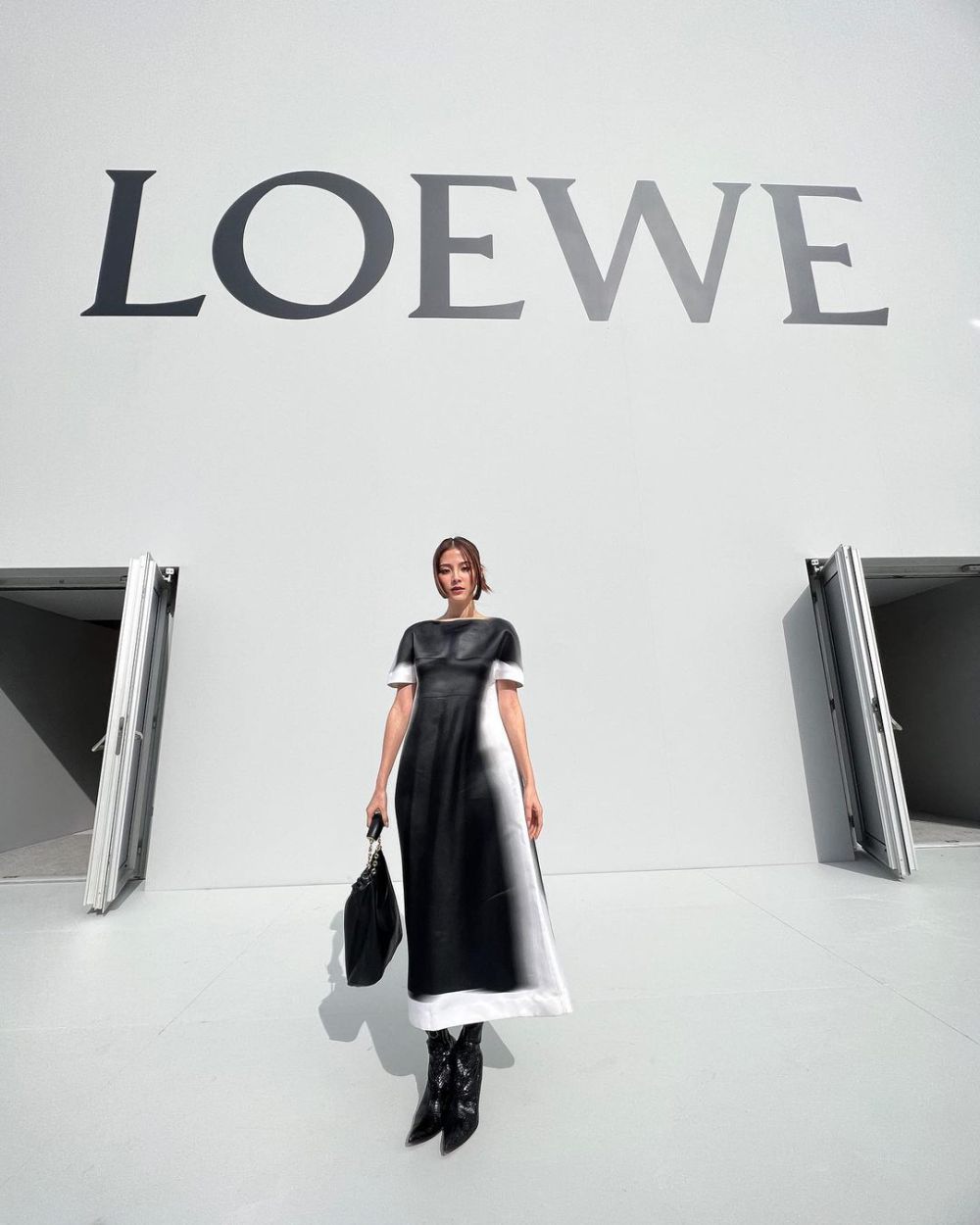 Loewe одежда женская. Loewe бренд одежды. Лоеве одежда. Костюм Loewe женский. Loewe одежда женская чей бренд.