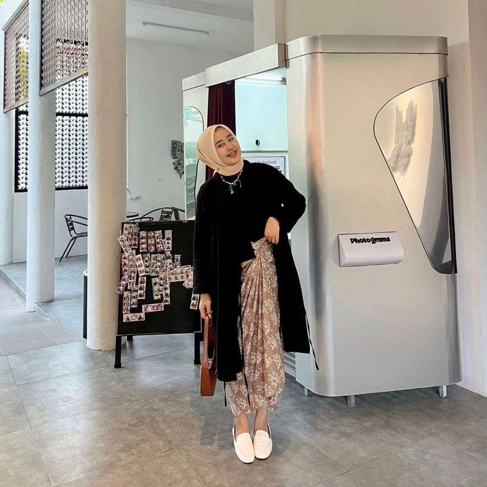 Ide Outfit Kondangan Berbahan Brokat Ala Lnfluencer Hijab