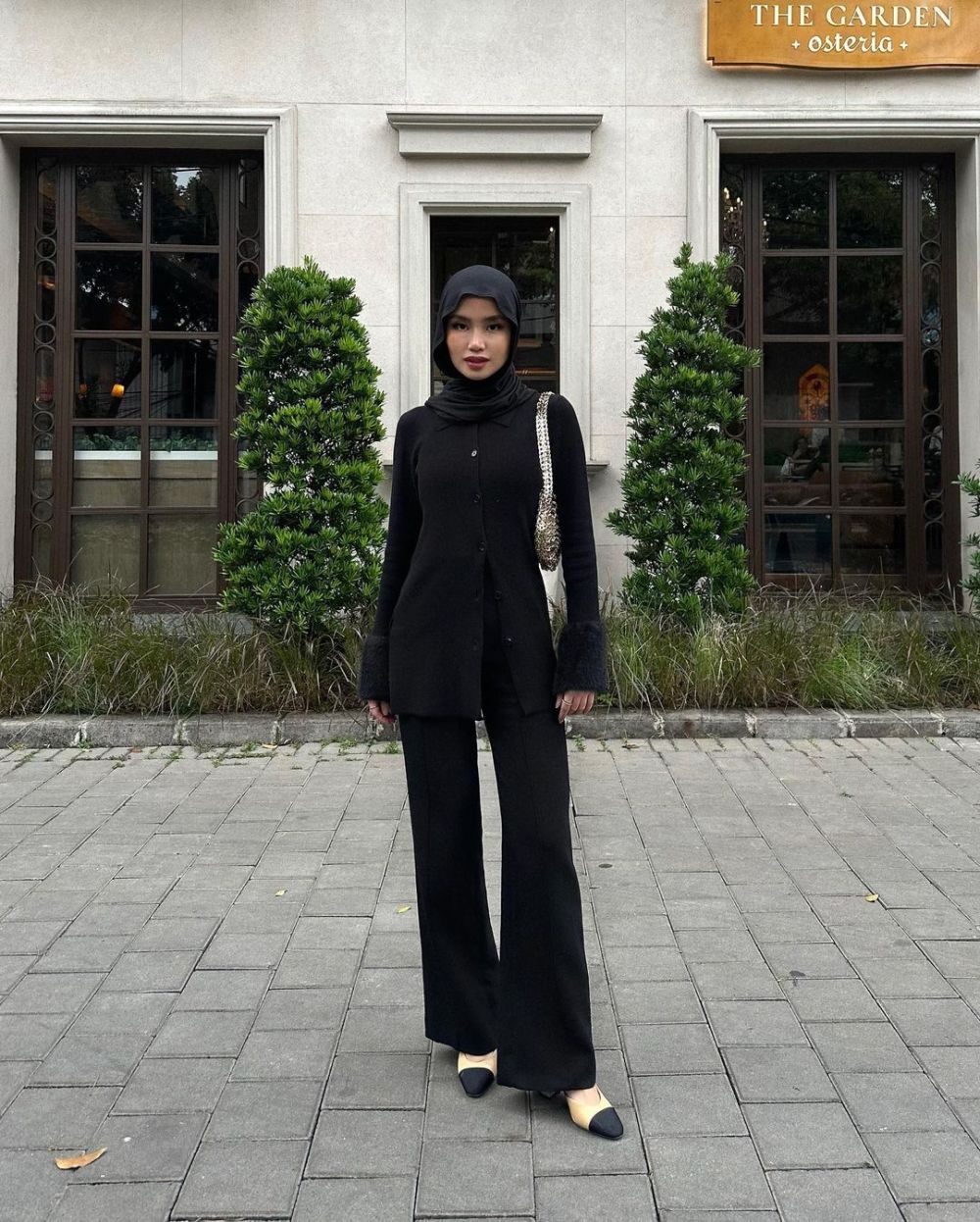 9 Inspirasi Daily Outfit Elegan ala Selebgram Sashfir, Auto Jenjang!