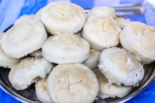 5 Serba-serbi Kue Bangkit, Kue Sagu yang Lumer Khas Riau