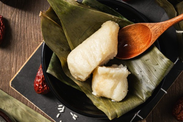 5 Penyebab Lontong Cepat Basi, Jangan Sembarangan Menyimpan!