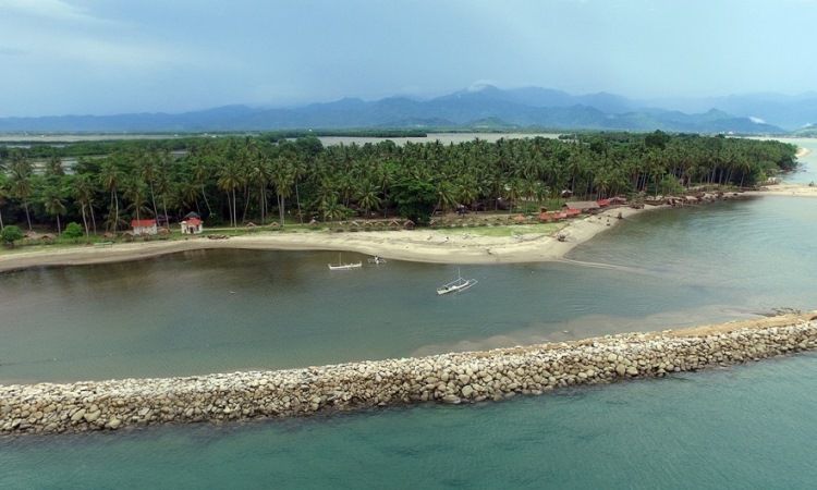 5 Pantai di Polewali Mandar yang Bisa Jadi Destinasi Wisatamu