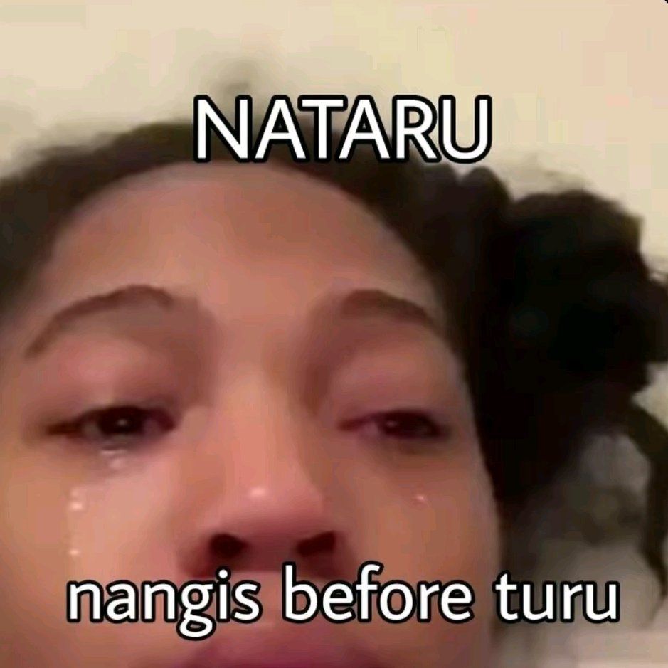 9 Meme Nangis Gegara Capek Menghadapi Masalah Hidup