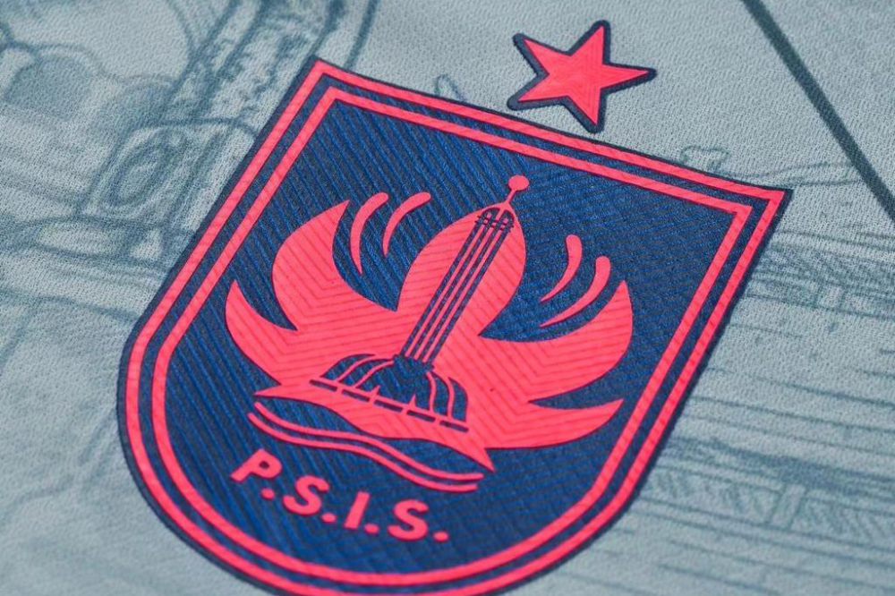 7 Potret Jersey Ketiga PSIS Semarang yang Elegan, Siap Koleksi?
