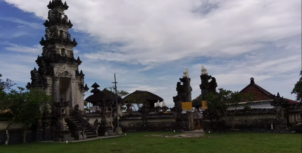 Sejarah Pura Gunung Payung di Lereng Bukit Bali Selatan