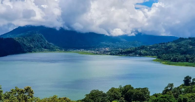5 Wisata Danau di Bali yang Jadi Favorit Wisatawan, Liburan yuk!