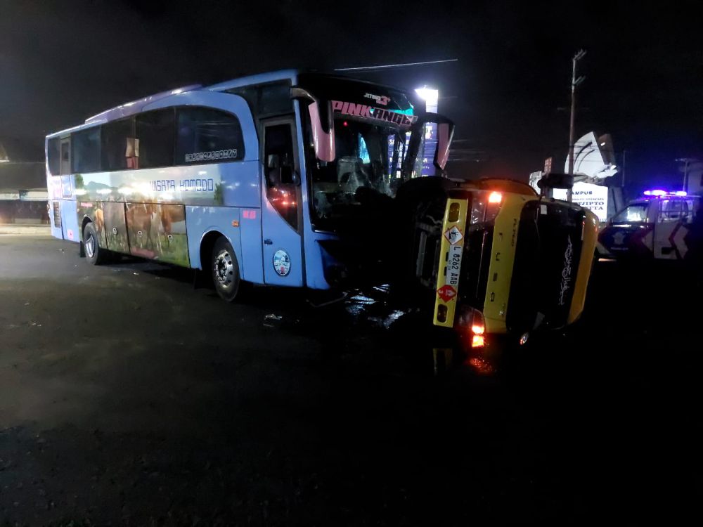 Kecelakaan Bus dan Truk di Blok O Banguntapan, Tak Ada Korban Jiwa