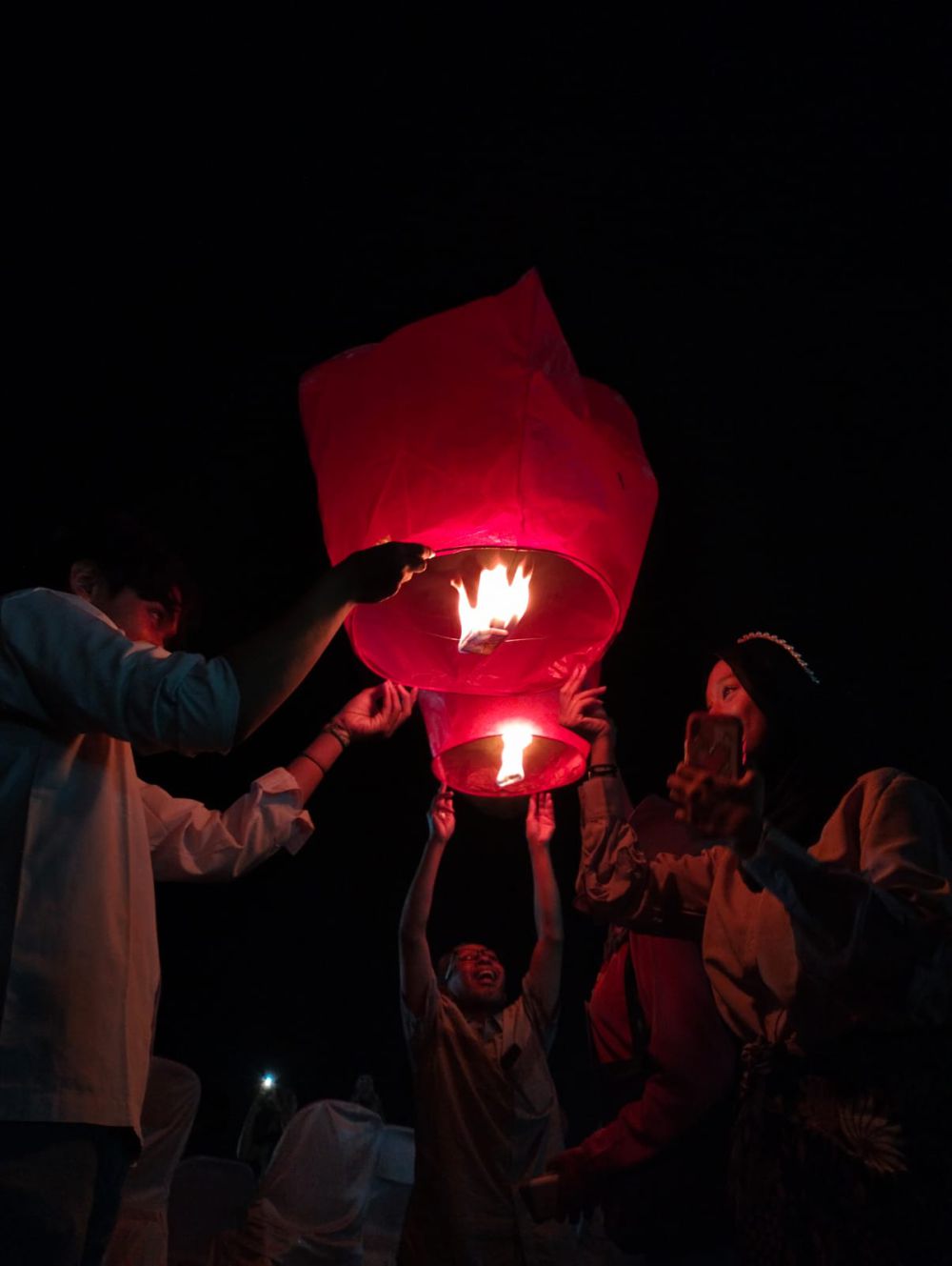 Festival Lampion Dongkrak Kunjungan Wisatawan ke Gumuk Pasir