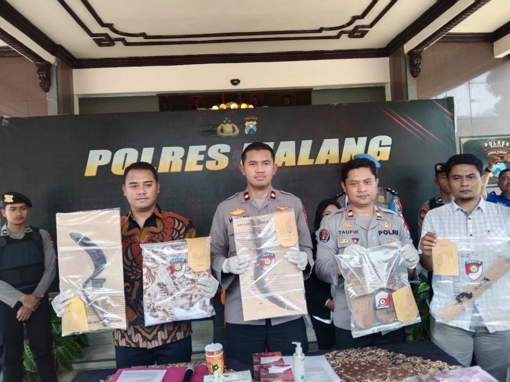 Begini Tampang Pelaku Pembacokan Tetangga di Malang