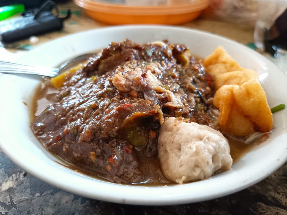 Menikmati Sajian Bakso Rujak di Malang