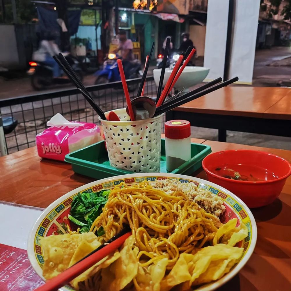 5 Tempat Makan Mie Pedas Di Solo