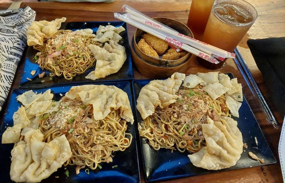 5 Tempat Makan Mie Pedas Di Solo