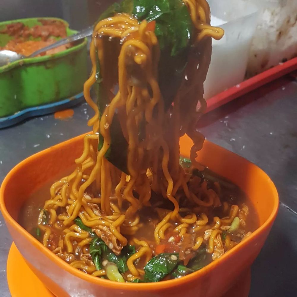 5 Tempat Makan Mie Pedas Di Solo