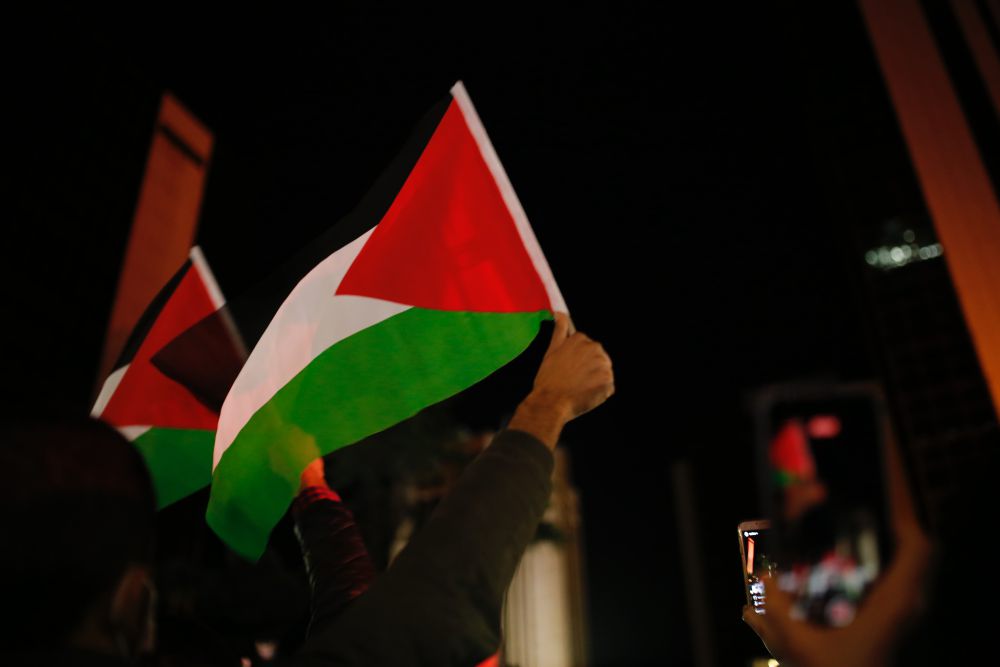 Persib Persilakan Bobotoh Bawa Bendara Palestina Masuk Stadion GBLA