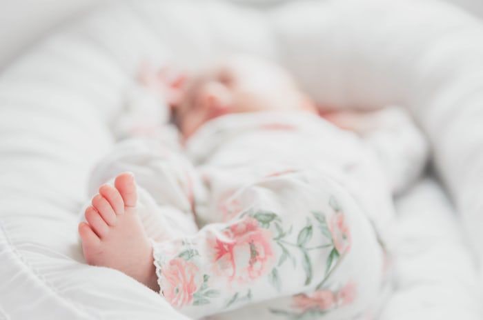 8 Etika Mengunjungi Bayi Baru Lahir, Tak Boleh Asal Datang