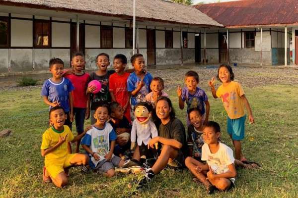 Eklin Putus Rantai Konflik Maluku Dengan Dongeng